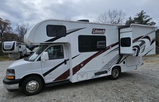 2024 Thor Motor Coach Coleman 22cm "Like New"