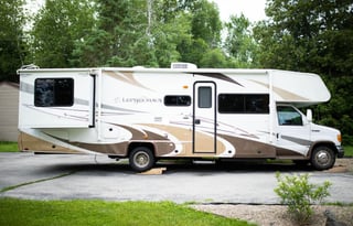 RV 32 ft long