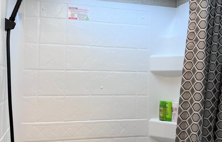 Full shower and tub.