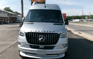 CLEAN AND COZY 2026 Airstream