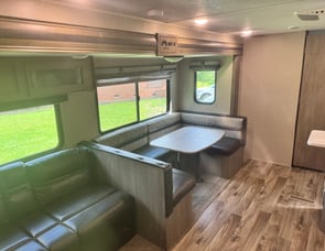 Palomino Puma XLE Lite 27RBQC