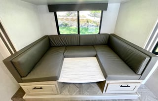 2023 easy to pull sleeps 8 17 ft bunk house