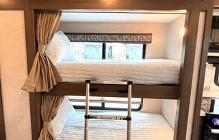 Bunks Sleeps 8 Class A "Annie"
