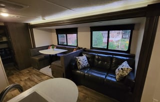 2018 Forest River Cruise Lite- Sleeps 9