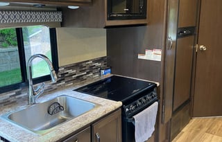 2018 ThorMotorCoach FreedomElite 24HE *New Solar*