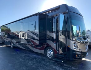 Fleetwood RV Discovery LXE 40G