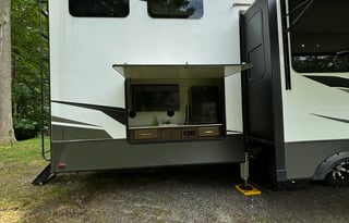 2bdr/2bth 5th wheel