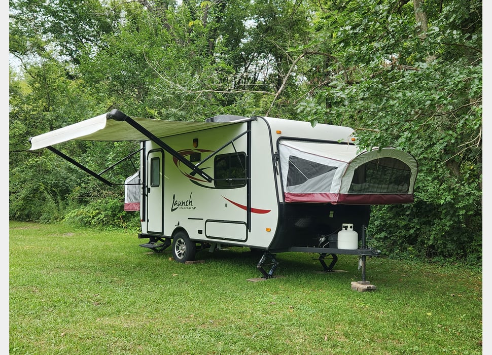 Pop-up Camper rentals in Cedar Rapids