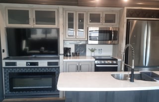 2022 Keystone RV Avalanche 390DS