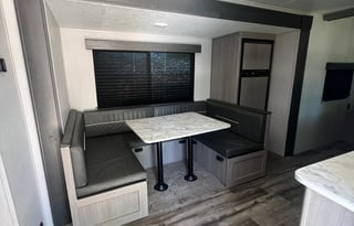 2022 Dutchmen RV Coleman Lantern Series 242BH