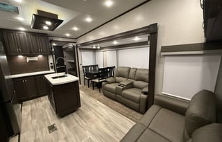 2022 Shasta RVs Phoenix 367BH
