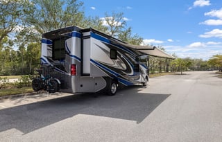 2021 Thor Motor Coach Miramar 35.2"Big Teddy"