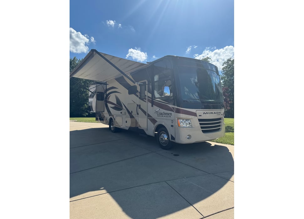 Class A Motor Home rentals in Millstadt
