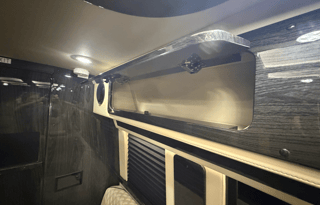 Luxury Off-Grid Sprinter Ultimate Freedom/Comfort