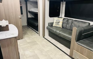 Kids Love The Hitch Hiker 2021 UltraLite-Sleeps 11