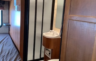 2011 Coachmen RV Freelander 21QB  Chevy 3500