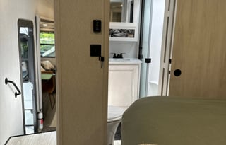 2023 East to West Ahara 378BH-OK W/Huge Bunkhouse