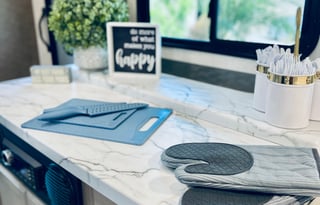 2021 RESORT STYLE RV LIVING !  32 FT Coachman Freelander