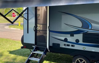 2019 Forest River RV Cherokee Alpha Wolf 26DBH-L