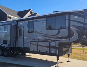 Heartland Cyclone 4100 King