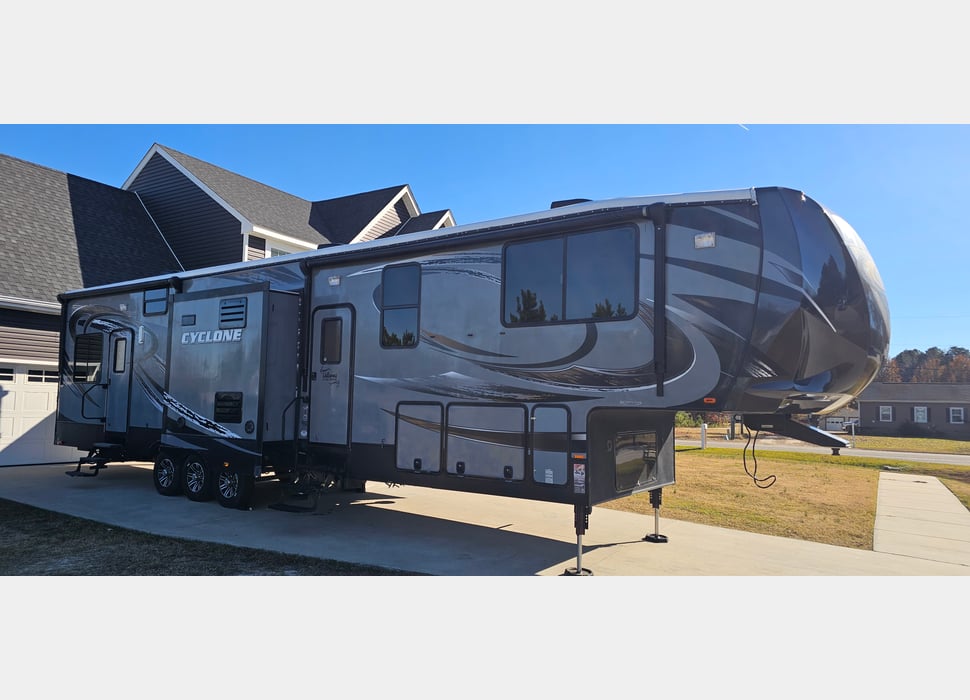 Fifth Wheel rentals in Carrollton