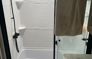 2 bedroom, 2 full baths, fifth wheel