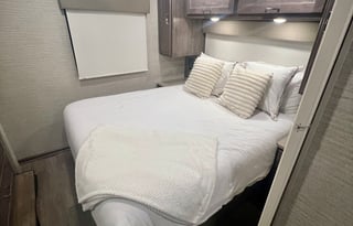 2025 Winnebago 31H Bunkhouse