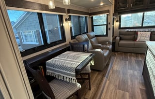 2022 Jayco North Point 310RLTS