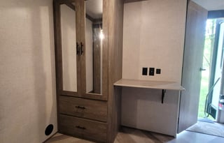 Full Sized Fifth Wheel for Full Time Fun