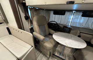 Ideal Family Getaway-Bunks (6 beds) solar, pets ok