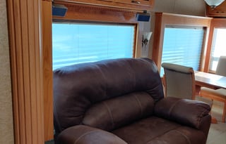 2007 Newmar Kountry Aire 37SBRE