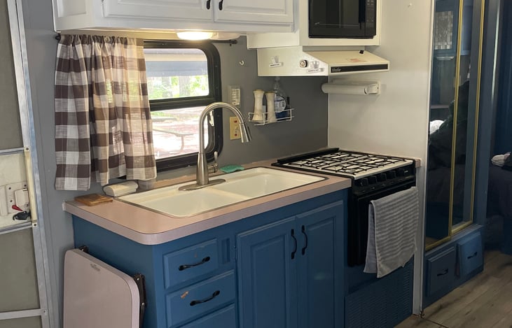 Kitchen sink and stove