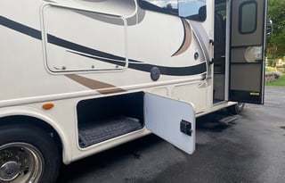 2018 Thor Class A Motor Coach - Pets Allowed