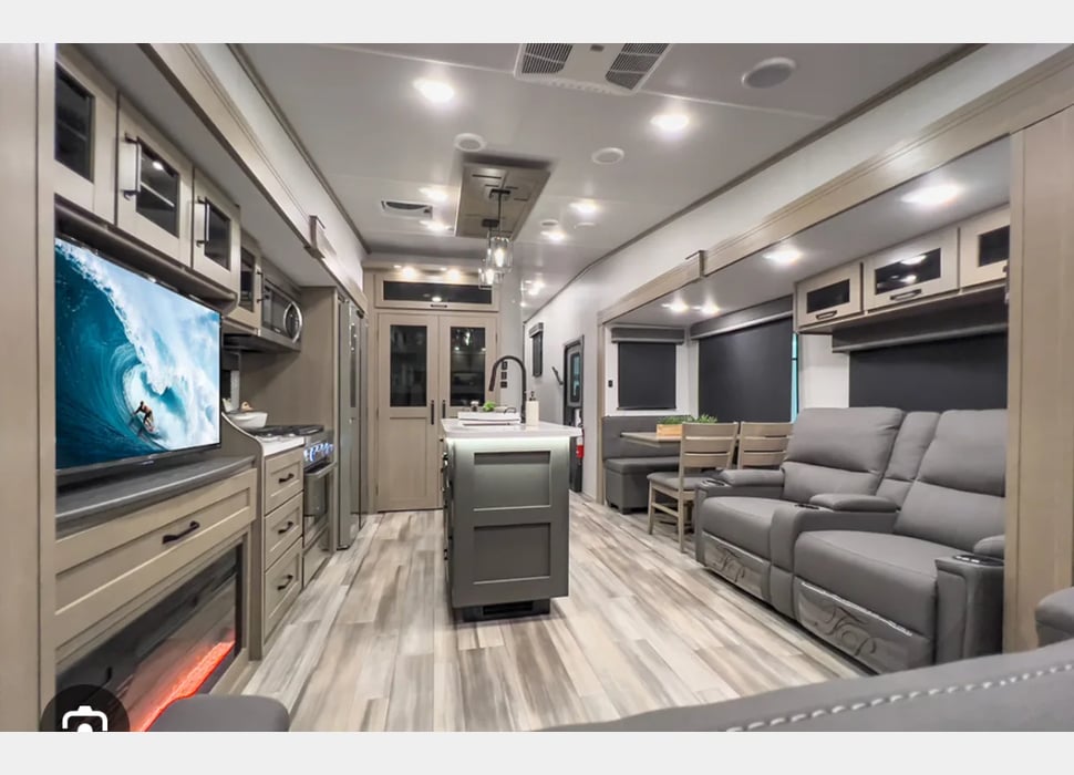 Fifth Wheel rentals in Verona