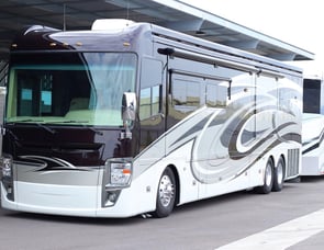 Tiffin Motorhomes Zephyr 45 TZ Option B