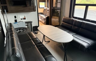 2021 Dutchmen Voltage 4135