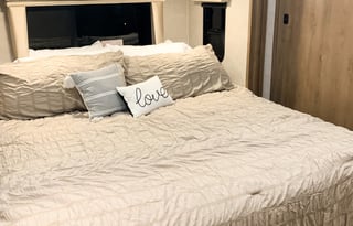 Enzo: New, Kid friendly, 2 full bath, washer/dryer