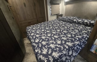 Wander in Style: Spacious Mercedes Class C 2020