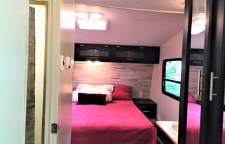Easy to Tow 31' Fifth Wheel, Sleeps 6, Bunkbed ***We Deliver***