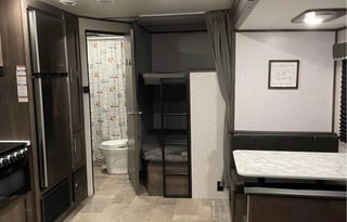 2021 Coleman Lantern 263BH - WiFi Included