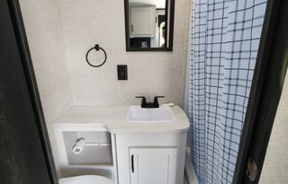 TWO HEARTS, ONE CAMPER: MOUNTAIN VIEWS