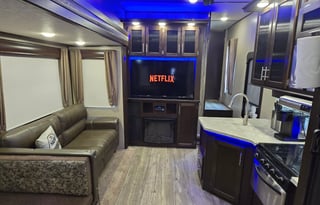 2018 Forest River RV Cherokee Arctic Wolf 315TBH8