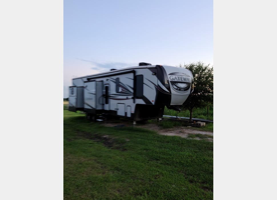 Fifth Wheel rentals in Rosenberg