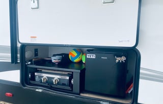 ****Adventure-Ready Family Camper – Sleeps 8***