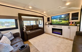 Daisy - 2025 Forest River Sabre 37FLH