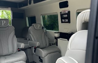 2022 Supreme Sprinter. Fully loaded. Seats 12.