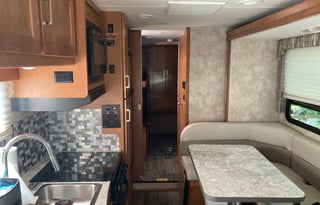 2019 Winnebago Minnie Winnie 31G