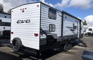 Ellie- 2023 Forest River RV EVO Lite 2750QBX