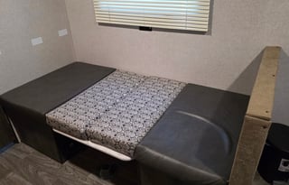 2020 Coachmen RV Clipper Cadet 17CFQ