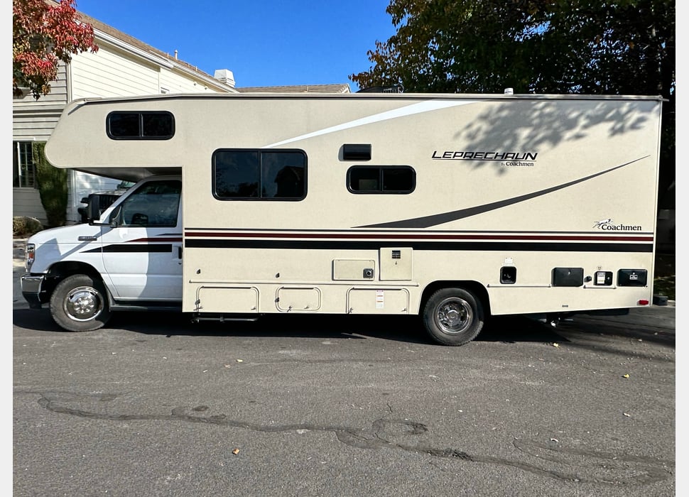 Class C Motor Home rentals in Santa Rosa